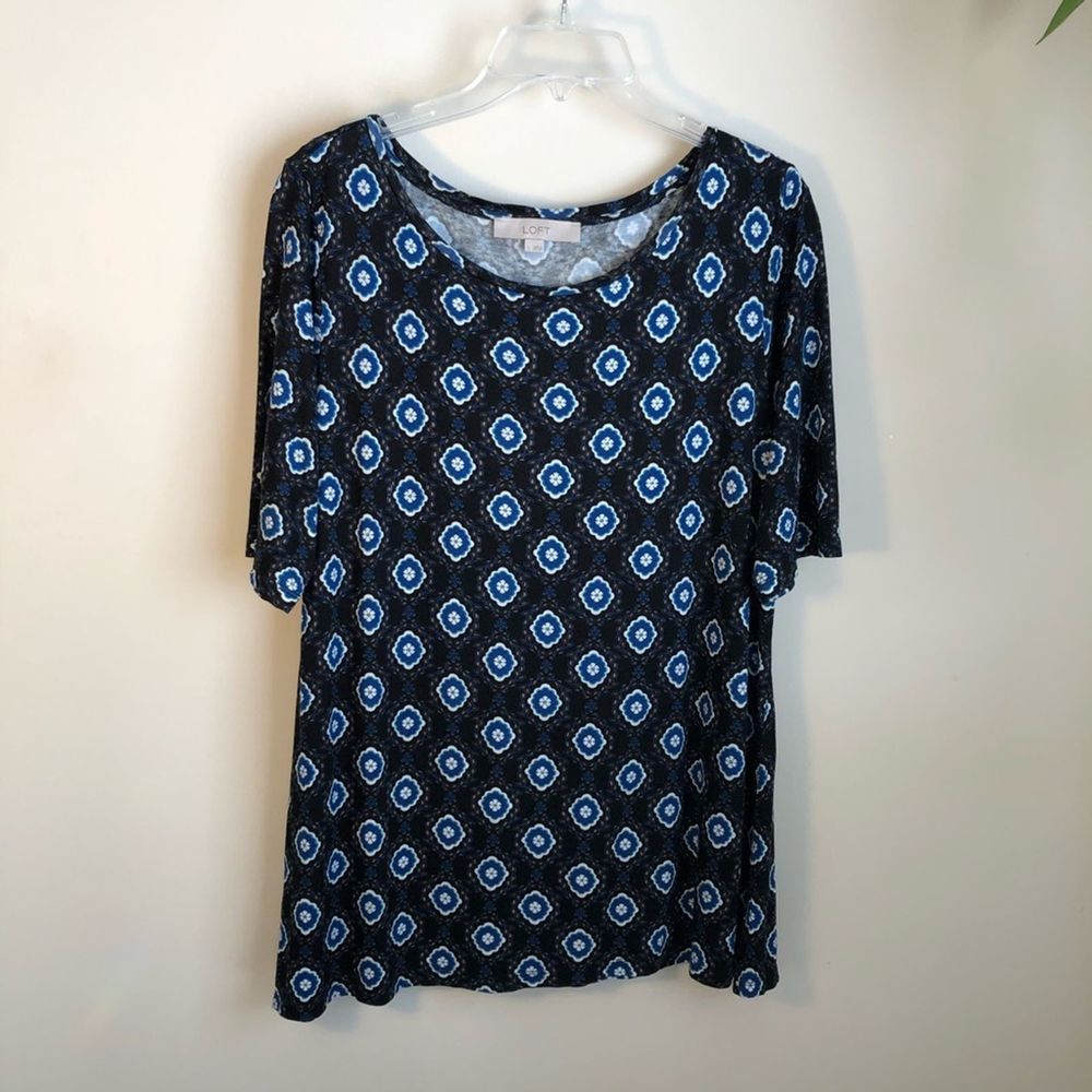 Ann Taylor LOfT floral jersey knit top blue large